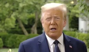 Donald Trump menunda serangan ke Iran tapi ancam militer