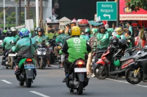 Potongan aplikator 8% berlaku, tarif Gojek dan Grab stabil