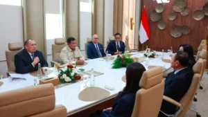 Prabowo Subianto Menerima Mantan PM Thailand Bahas Investasi