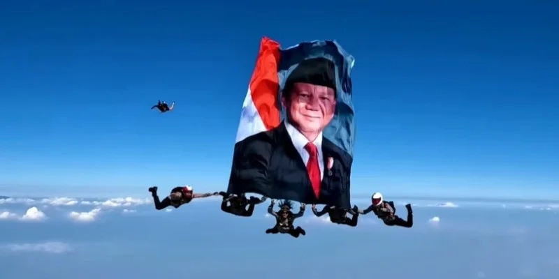 Presiden Prabowo Subianto Saksikan Foto dan Bendera Polri Berkibar di HUT 80 Bhayangkara 1 Presiden Prabowo Subianto Saksikan Foto dan Bendera Polri Berkibar di HUT 80 Bhayangkara