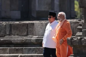Prabowo Subianto dan Modi Tinjau Candi Prambanan dari Udara