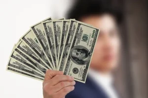 Rupiah menguat ke Rp17.980 per dolar AS.