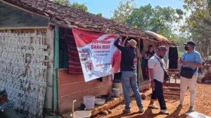 Anggota DPR RI Said Abdullah Salurkan Dana Reses untuk Renovasi Rumah Miskin di Sumenep