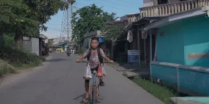 Sekolah Rakyat gagasan Presiden Prabowo Subianto bantu Risky penjual ikan lanjut sekolah