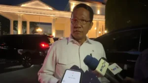 Menkumham mengumumkan biaya lepas WNI naik Rp5 juta