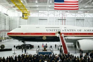 Donald Trump Mengganti Pesawat Kepresidenan Usai KTT NATO