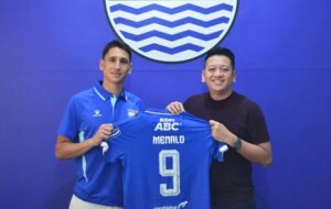 Luka Menalo Pakai Nomor Punggung 9