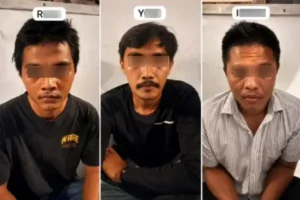 Polisi menetapkan tiga orang sebagai tersangka dalam kasus pengeroyokan terhadap Kapolsek Cicalengka Kompol Ade Rahmat dan Danramil Cicalengka Kapten Inf Sumarna Chaerul