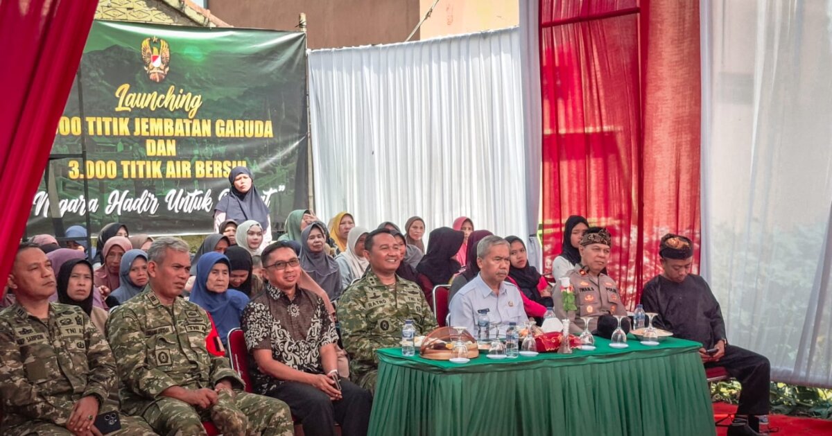 Dandim 0609 Cimahi Hadiri Peresmian Titik Air Bersih Di Desa Kertawangi, Kabupaten Bandung Barat 2 Dandim 0609 Cimahi Hadiri Peresmian Titik Air Bersih Di Desa Kertawangi, Kabupaten Bandung Barat