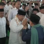Prabowo Subianto Hadiri Penutupan Muktamar NU 2023, Dikalungi Sorban Putih sebagai Simbol Sambutan