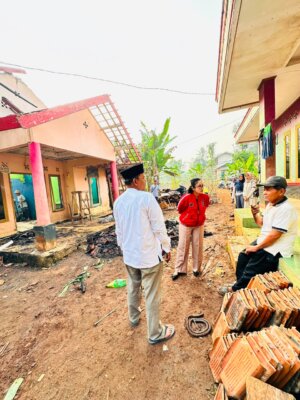 Tuti Turimayanti Kunjungi Korban Kebakaran di Kampung Rontog, Pastikan Bantuan dan Kepedulian Terus Mengalir 2