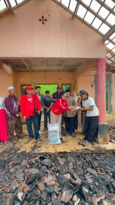 Tuti Turimayanti Kunjungi Korban Kebakaran di Kampung Rontog, Pastikan Bantuan dan Kepedulian Terus Mengalir 2