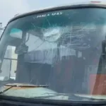 Bus yang membawa rombongan tersebut diduga menjadi sasaran pelemparan ketika melintas di ruas Tol Karawang. Sebuah batu bata dilempar ke arah kendaraan hingga menyebabkan kaca bagian depan pecah.