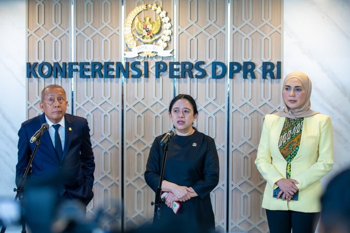 DPR Kawal Penanganan Gempa NTT, Puan Maharani Minta Anggota Dapil Siaga di Lapangan 1 DPR Kawal Penanganan Gempa NTT, Puan Maharani Minta Anggota Dapil Siaga di Lapangan 1