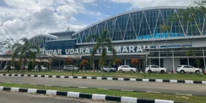 Menteri Kehutanan Raja Juli Antoni Minta Bandara Kalimarau Operasikan Malam Hari Atasi Karhutla