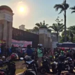 DPR Diminta Dialog dengan Pendemo: Amir Hamzah Serukan Hindari Pendekatan Keamanan