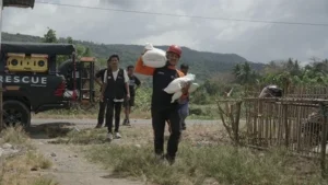 Dompet Dhuafa Salurkan Sembako dan Kesehatan di Bawang Merah