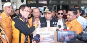 Gebu Minang dan Hanura Kirim Bantuan untuk Korban Gempa NTT dengan Oesman Sapta dan Marwan Paris