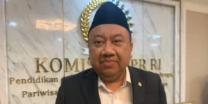 Guru PPPK Penuh Waktu Berpeluang Jadi PNS di 2027, Kata Wakil Ketua Komisi X DPR Lalu Hadrian