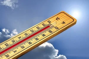 Hong Kong mencatat rekor 36,9°C akibat Topan Dolphin