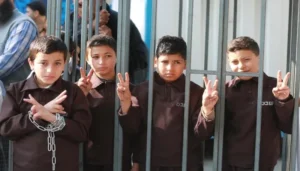 Israel menahan 370 anak Palestina, kata lembaga HAM