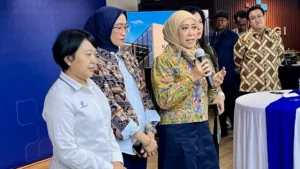 Menkomdigi Meutya Hafid Bahas Kasus Starlink di Mentawai