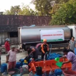 Dompet Dhuafa Menyalurkan Air ke Warga Boyolali dan Grobogan