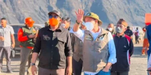 Menhut Raja Juli Antoni pastikan pemadaman kebakaran Bromo sampai dinyatakan aman