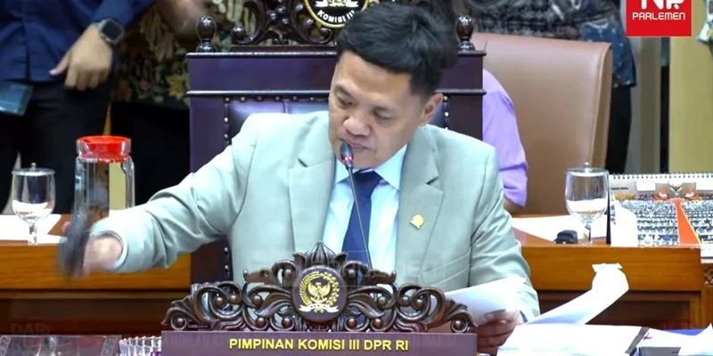 Komisi III DPR RI Setujui 14 Calon Hakim Agung dan Ad Hoc MA, Dipimpin Habiburokhman 1 Komisi III DPR RI Setujui 14 Calon Hakim Agung dan Ad Hoc MA, Dipimpin Habiburokhman