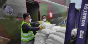 Menteri Kehutanan Raja Antoni Maksimalkan Potensi Awan Hujan untuk Atasi Karhutla di Riau