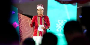 Menkop Ferry Juliantono dorong tenun Toraja naik kelas