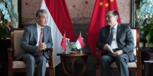 Luhut Binsar Pandjaitan dan Menlu China Wang Yi Bahas Kerja Sama Strategis untuk Indonesia