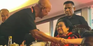 Tangis Megawati Soekarnoputri Pecah saat Kenangan Bung Karno di Stadion Gelora