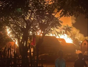 Kampung Sade Terbakar, Warga Mengungsi ke Kopdes Merah Putih