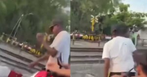 palang perlintasan kereta