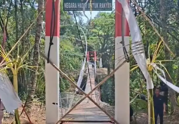 Jembatan Pongpet Pangandaran ambruk