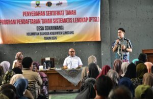 Pemkab Sumedang Percepat Sertifikasi Tanah Warga, 100 Sertifikat Diserahkan di Sekarwangi 2
